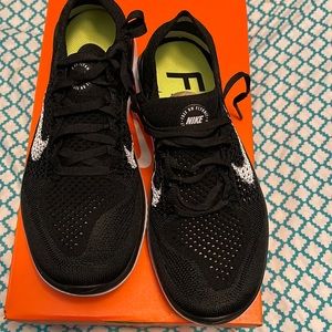 Brand New Nike Free Run Flyknit sneakers